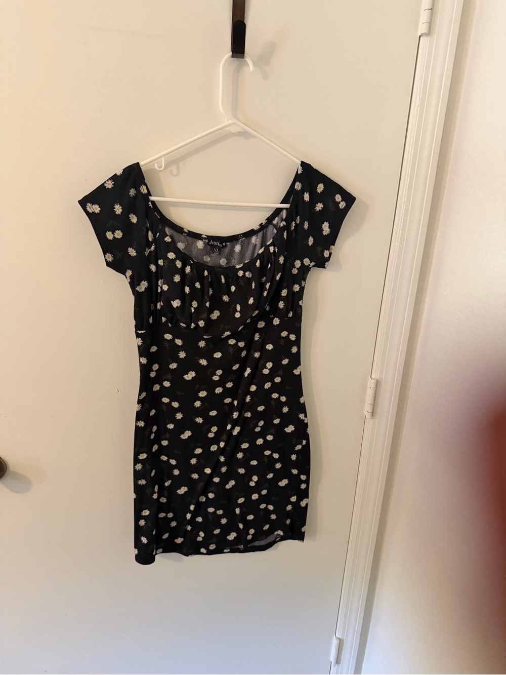 Dress bundle! Size Large-Extra Large. - Picture 4 of 4